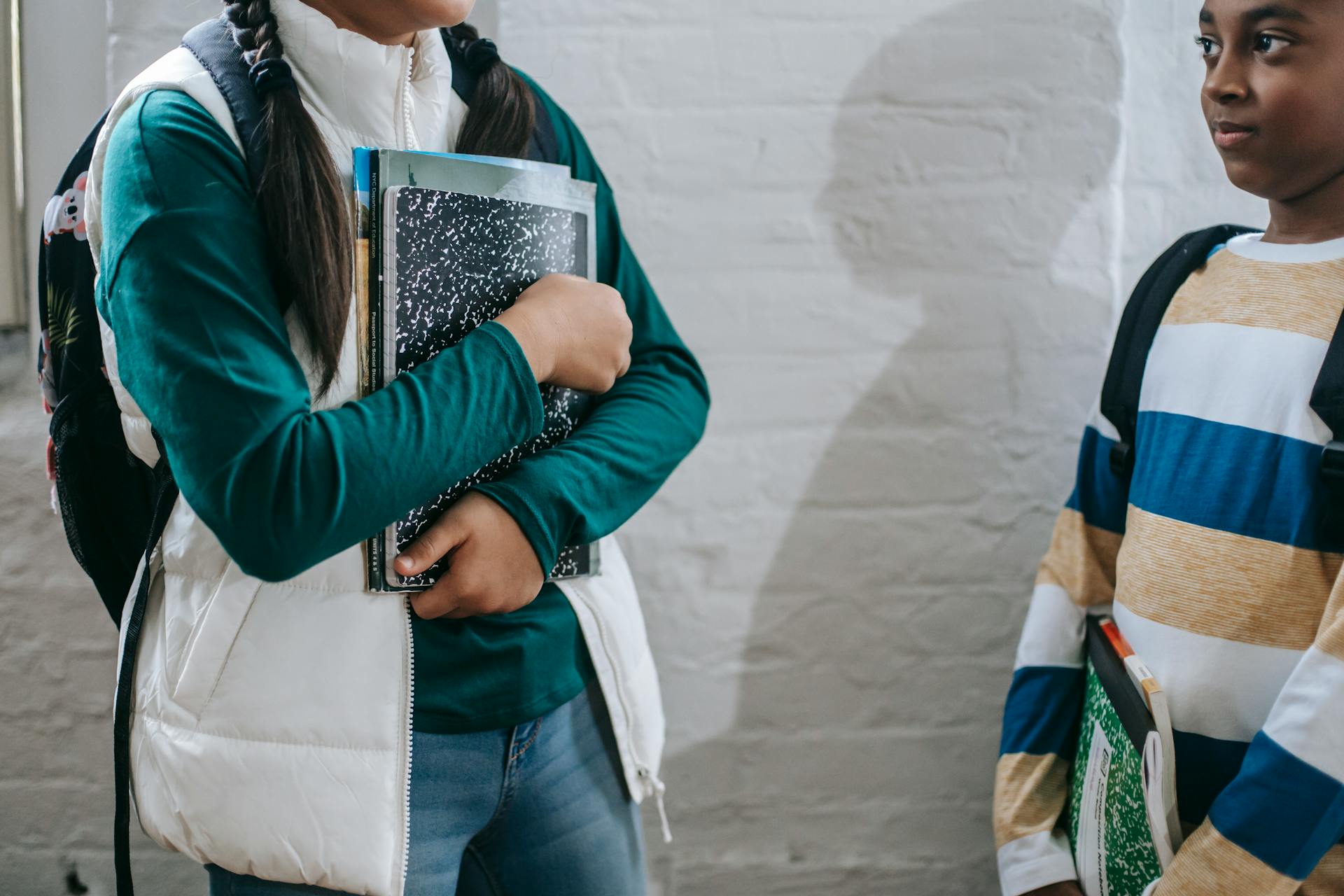 المغرب يطلق استراتيجية “الاهتمام المشترك”: برادة يرسم خارطة طريق وطنية شاملة لمحاربة التنمر والتحرش الإلكتروني بالمدارس