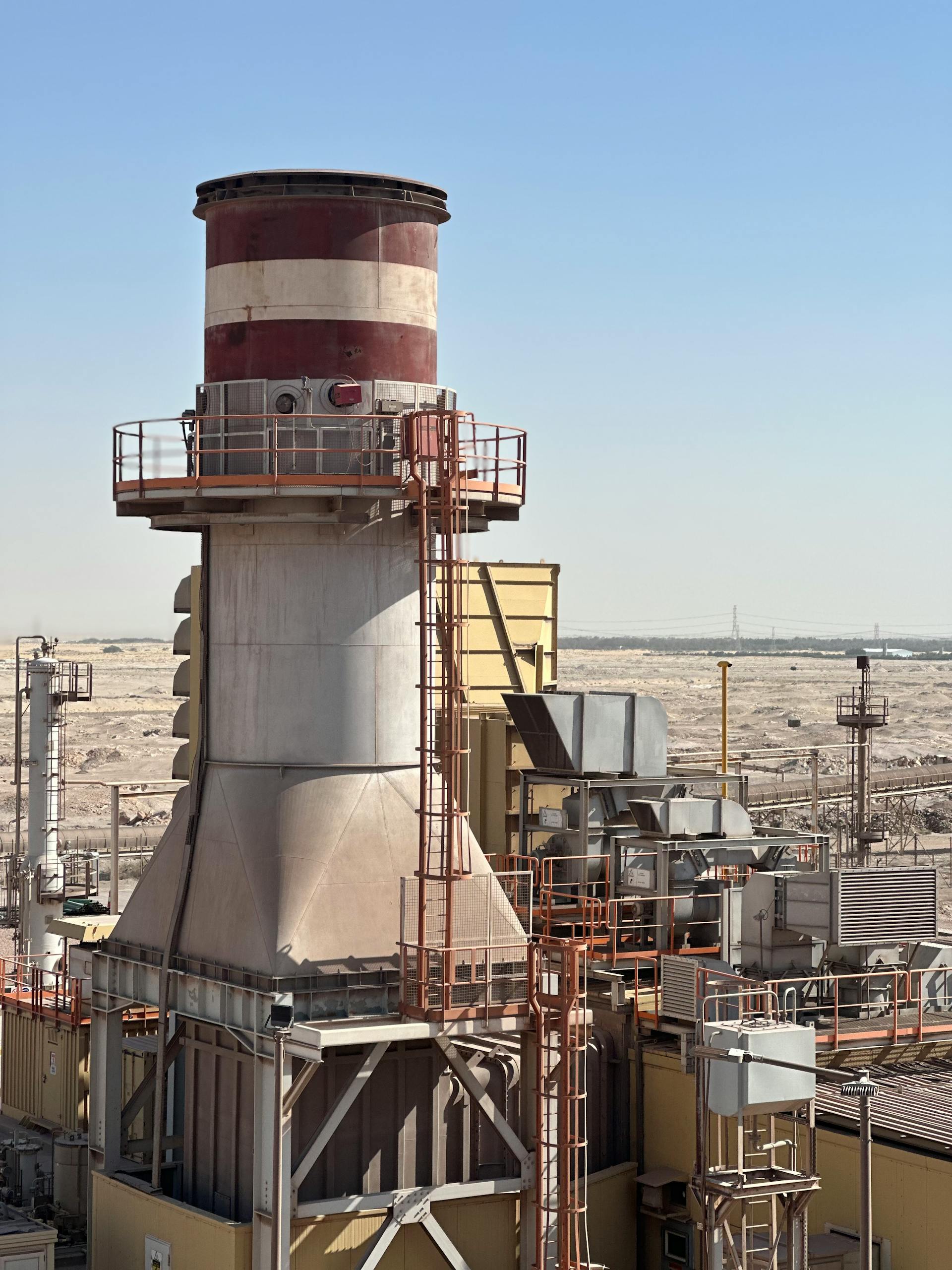 السعودية تحذر إيران من عواقب استمرار الهجمات وترسل رسالة ردع صارمة